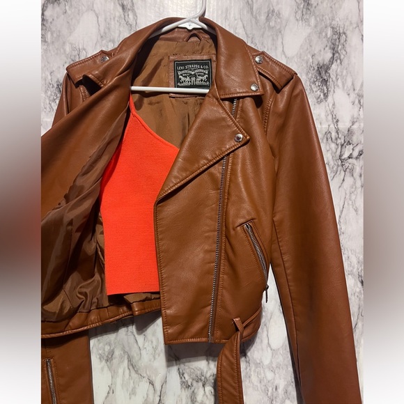 Express's Body Contour Cami Top Cropped - Picture 4 of 6